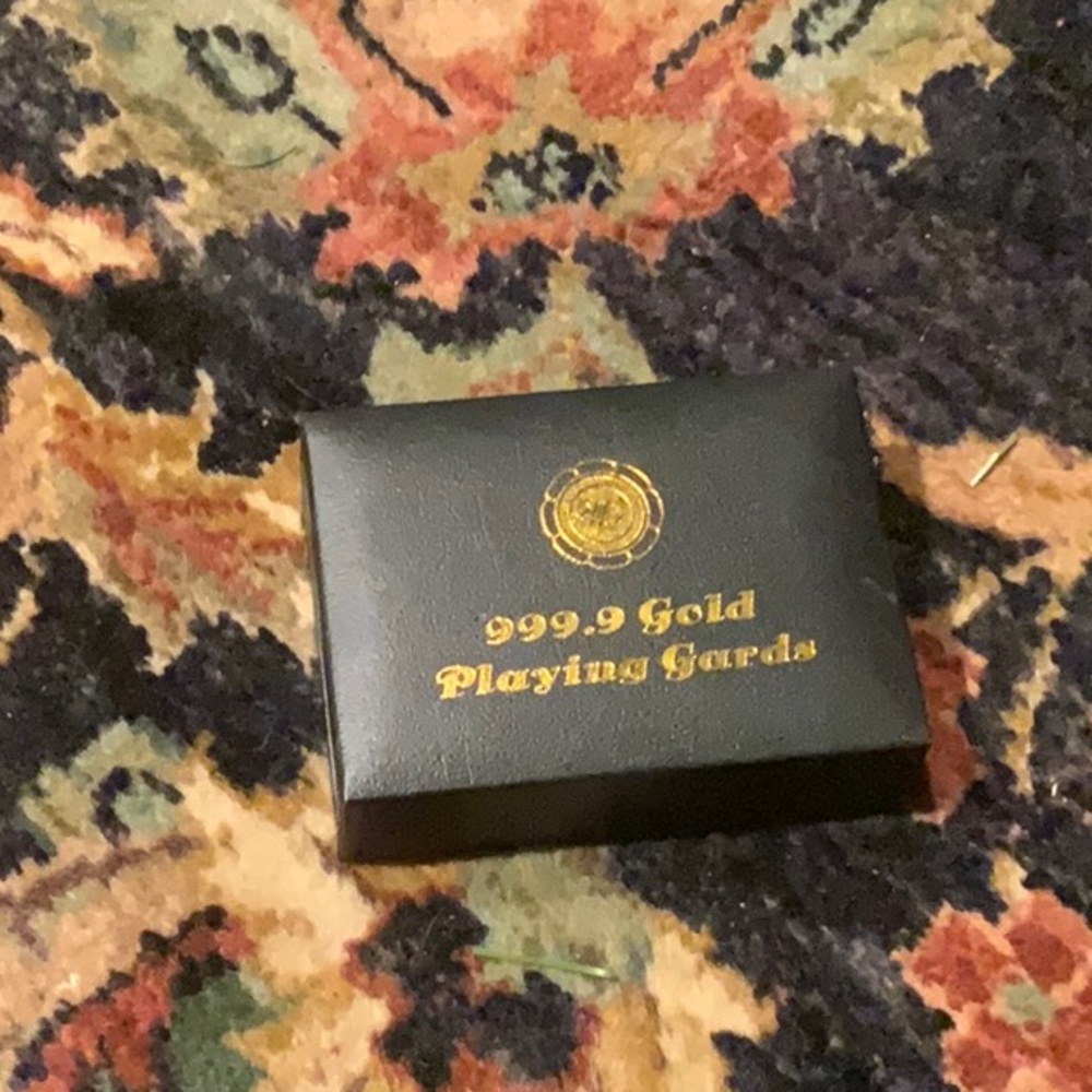 Trump gold playing cards